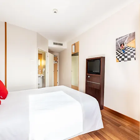 Ibis Отель