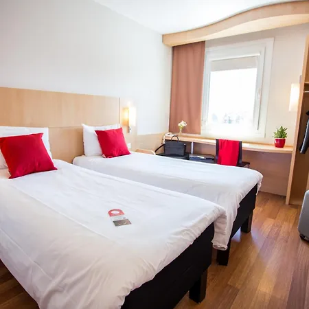 Ibis Отель