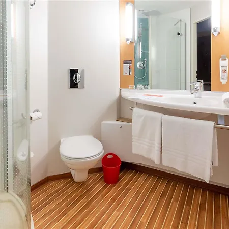 Ibis Hotel 3*